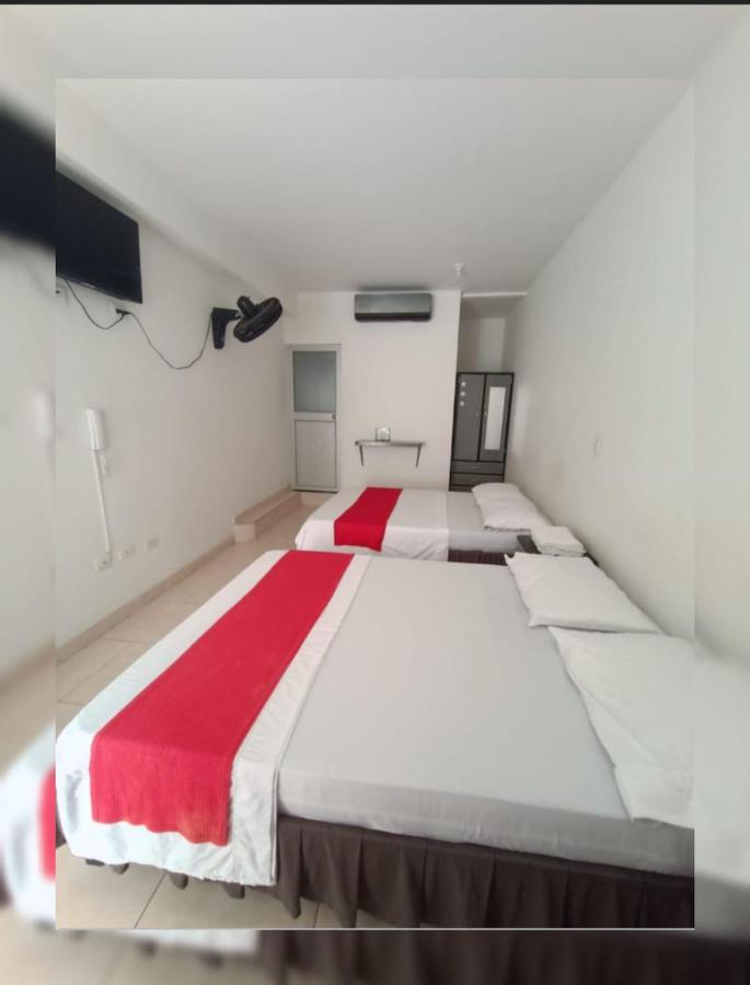 Hotel Gueicer 쿠쿠타 외부 사진